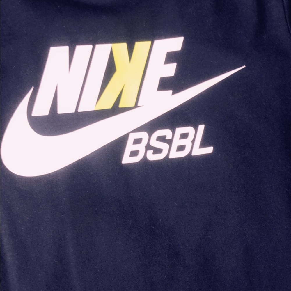THE NIKE TEE